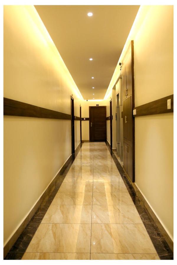 ラーマナータプラム Starwin Residencyヴィラ エクステリア 写真