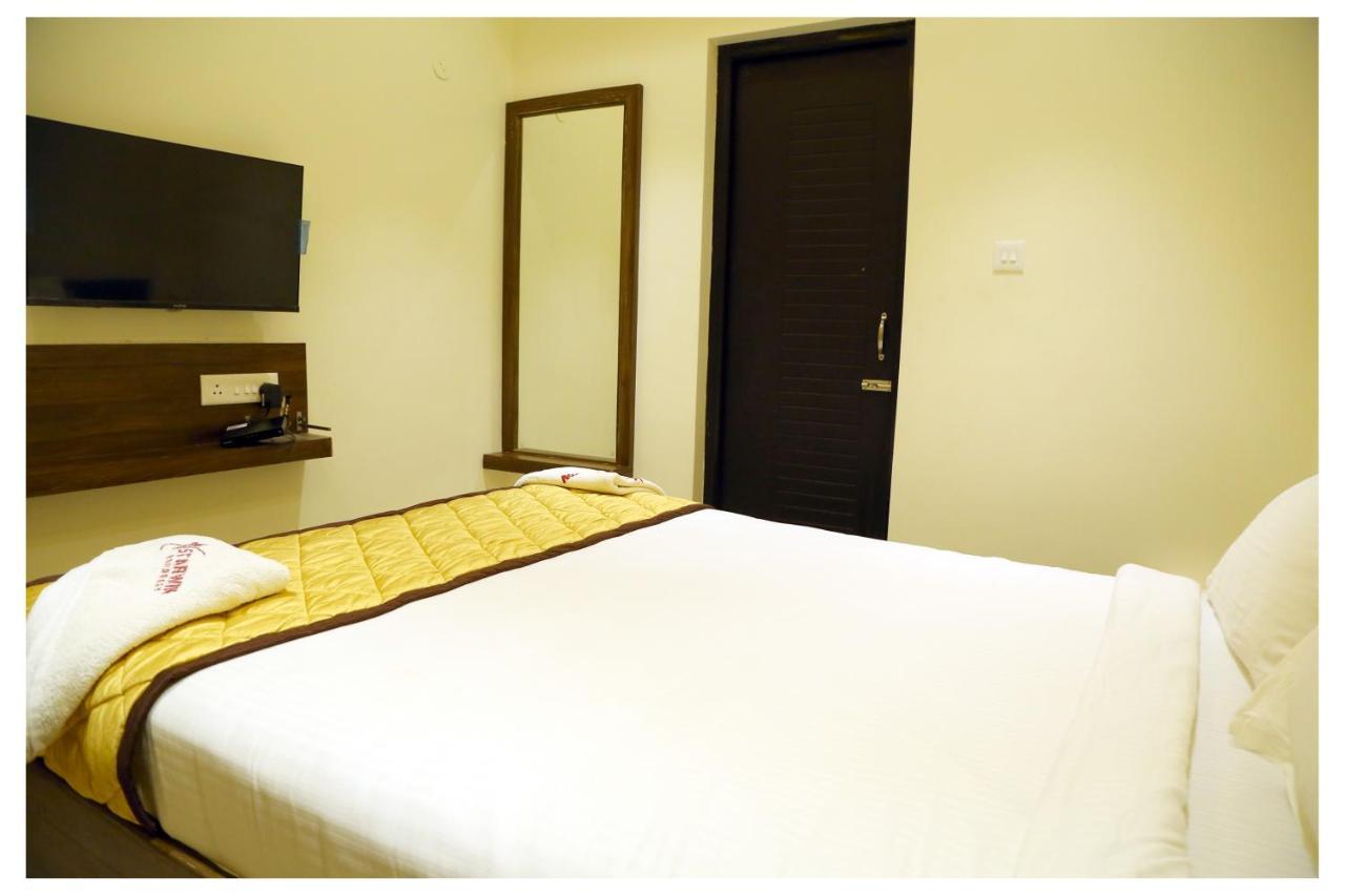 ラーマナータプラム Starwin Residencyヴィラ エクステリア 写真