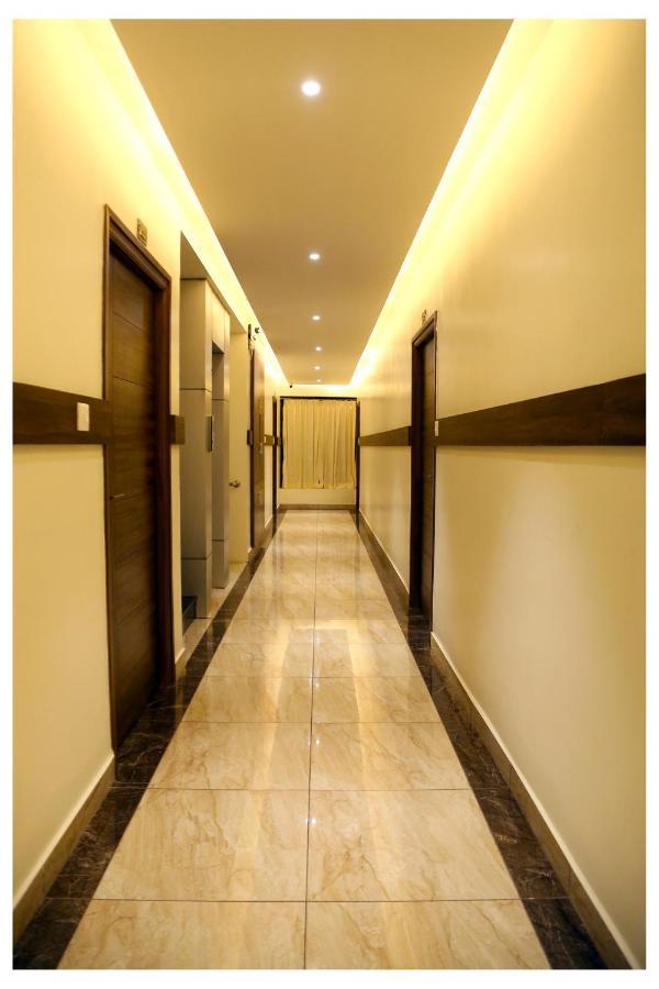 ラーマナータプラム Starwin Residencyヴィラ エクステリア 写真